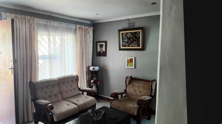 2 Bedroom Property for Sale in Gaylee Western Cape